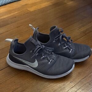 Nike Free TR 8 in 'Gunsmoke' in 7.5